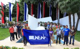 Nicaragüenses continúan rindiendo tributo al Comandante Carlos Fonseca