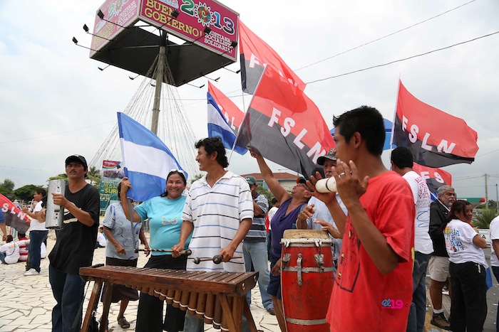 Familias de Managua saludan a delegaciones que participan en Petrocaribe