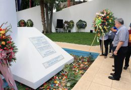 Nicaragüenses continúan rindiendo tributo al Comandante Carlos Fonseca