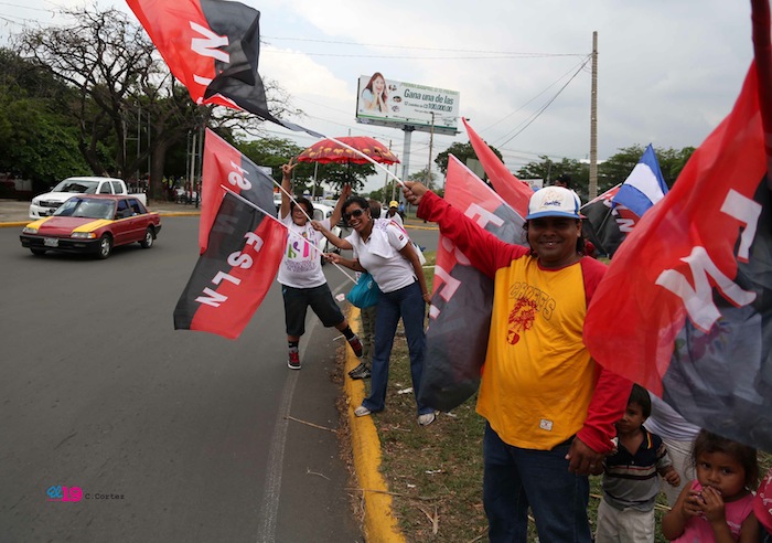 Familias de Managua saludan a delegaciones que participan en Petrocaribe