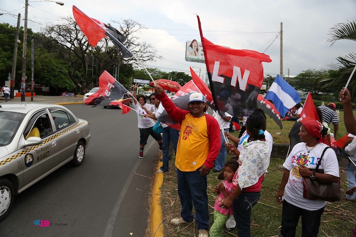 Familias de Managua saludan a delegaciones que participan en Petrocaribe