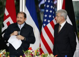 Daniel y Rosario reciben cartas credenciales de embajadores de Chile, Francia, EEUU y Palestina