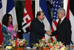 Daniel y Rosario reciben cartas credenciales de embajadores de Chile, Francia, EEUU y Palestina