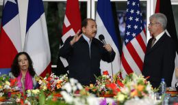 Daniel y Rosario reciben cartas credenciales de embajadores de Chile, Francia, EEUU y Palestina