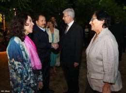 Daniel y Rosario reciben cartas credenciales de embajadores de Chile, Francia, EEUU y Palestina