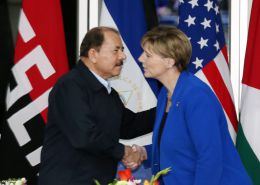 Daniel y Rosario reciben cartas credenciales de embajadores de Chile, Francia, EEUU y Palestina