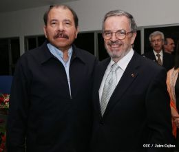 Daniel y Rosario reciben cartas credenciales de embajadores de Chile, Francia, EEUU y Palestina