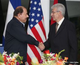 Daniel y Rosario reciben cartas credenciales de embajadores de Chile, Francia, EEUU y Palestina