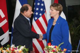 Daniel y Rosario reciben cartas credenciales de embajadores de Chile, Francia, EEUU y Palestina