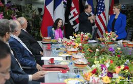 Daniel y Rosario reciben cartas credenciales de embajadores de Chile, Francia, EEUU y Palestina