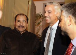 Presidente Daniel se reúne con presidente del Grupo Regional Aval