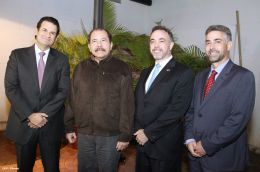 Presidente Daniel se reúne con presidente del Grupo Regional Aval