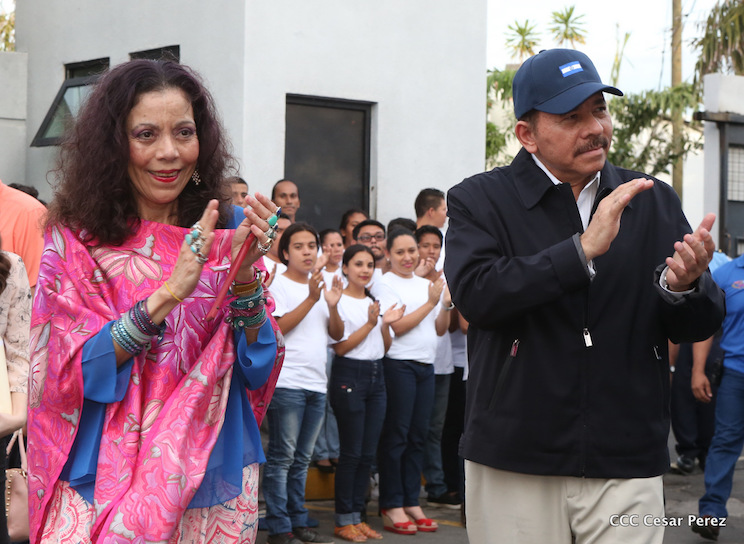 Inscripci&oacute;n de Daniel y Rosario como candidatos del FSLN