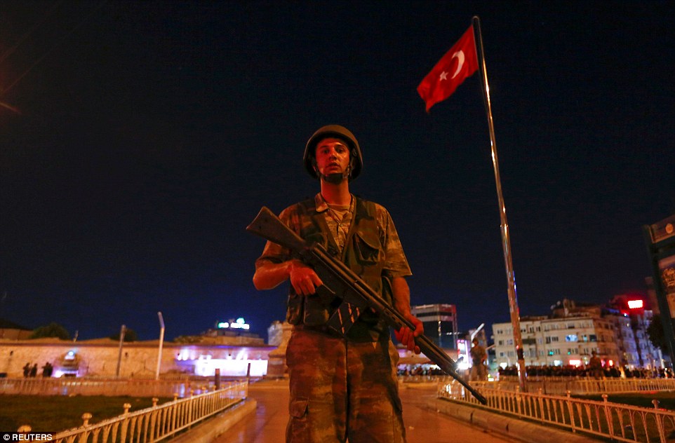 Golpe de Estado militar fallido en Turqu&iacute;a