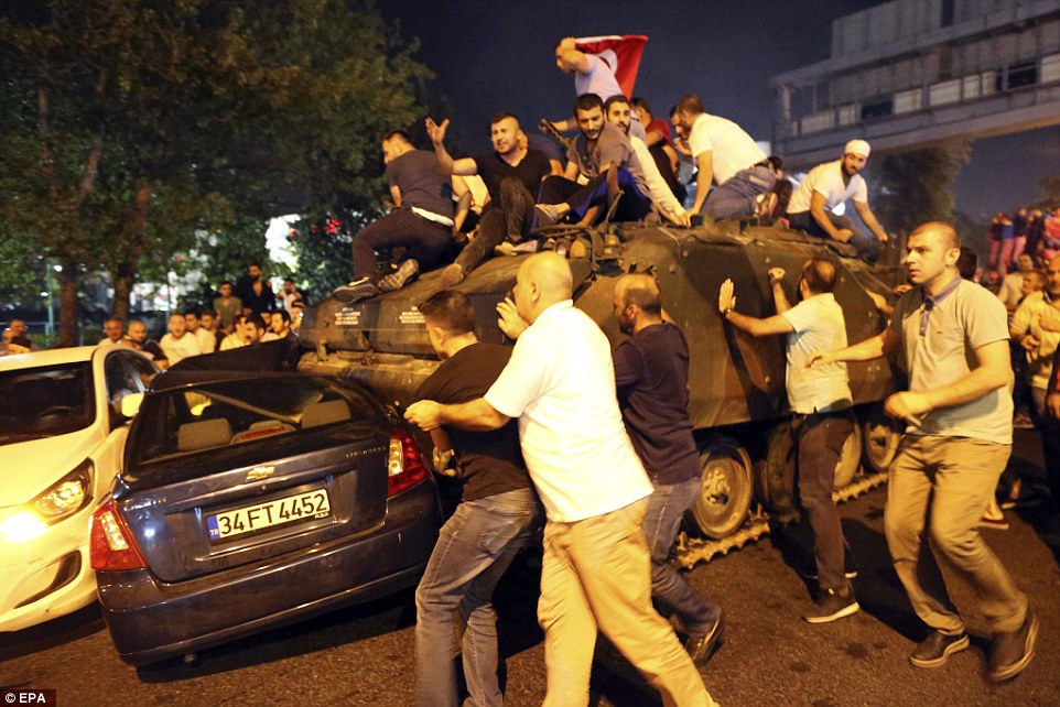 Golpe de Estado militar fallido en Turqu&iacute;a