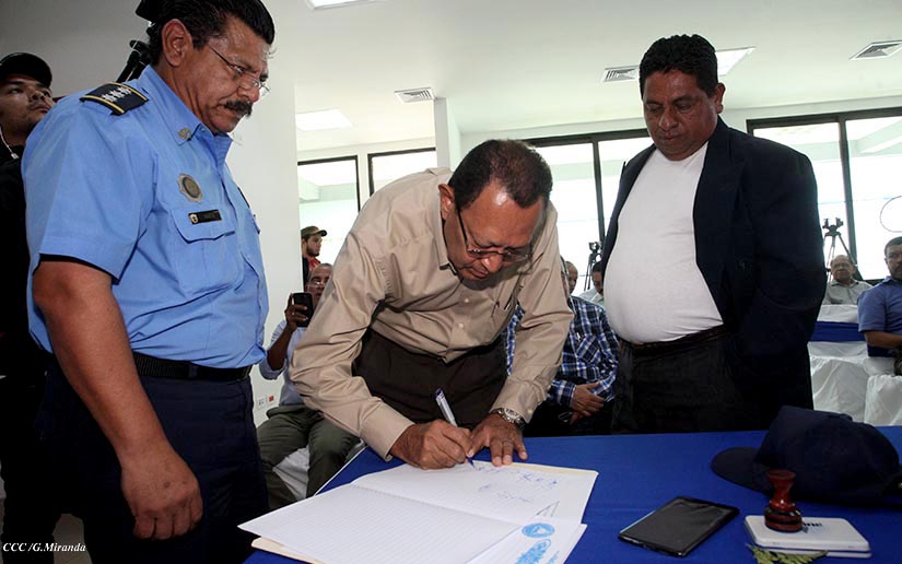 firma1