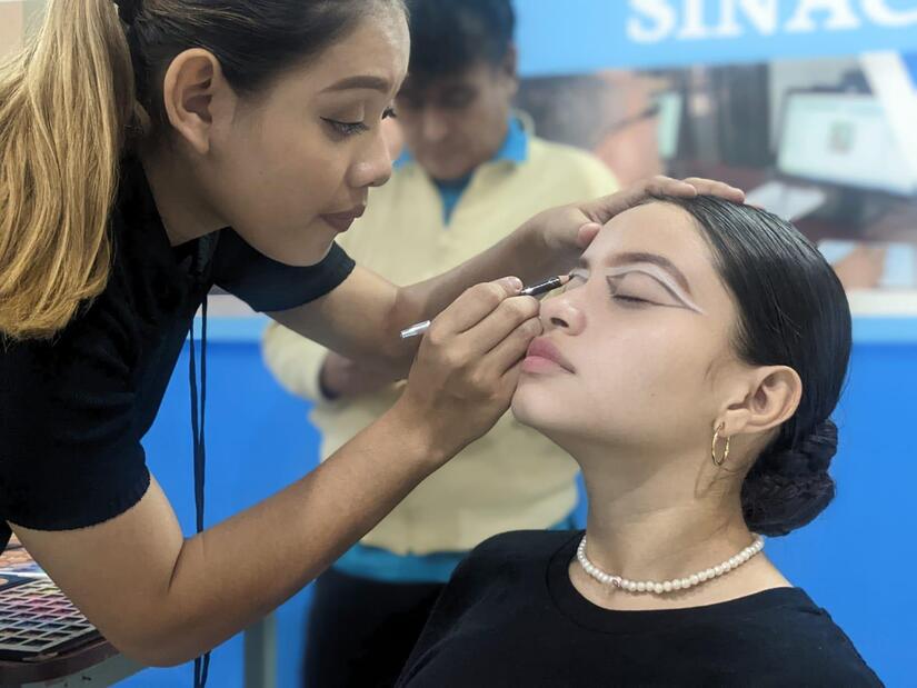 MAQUILLAJE