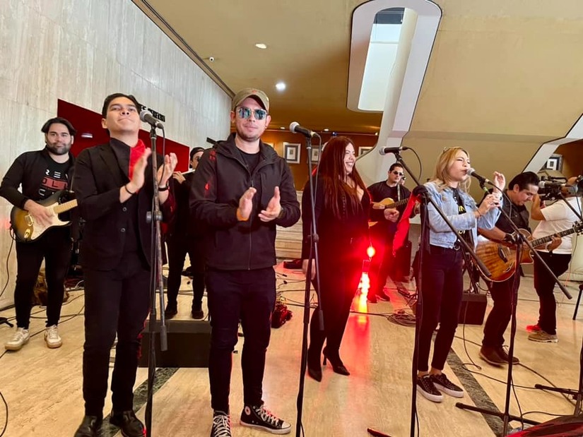 CANTANTES