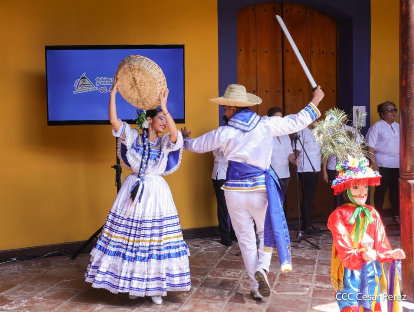 HUIPIL