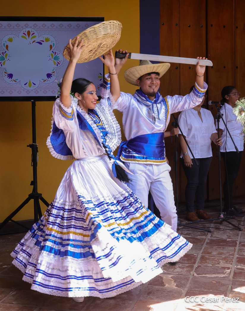 HUIPIL