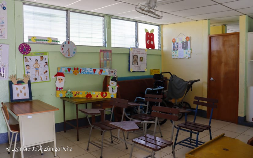 ESCUELA44