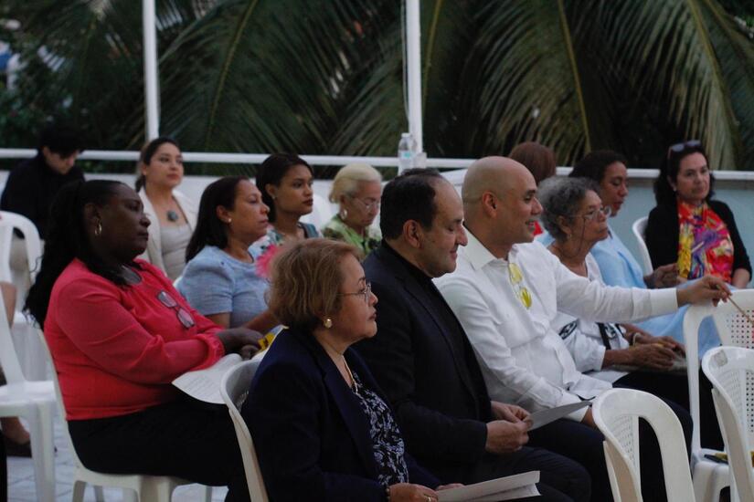 DOMINICANA-(4)