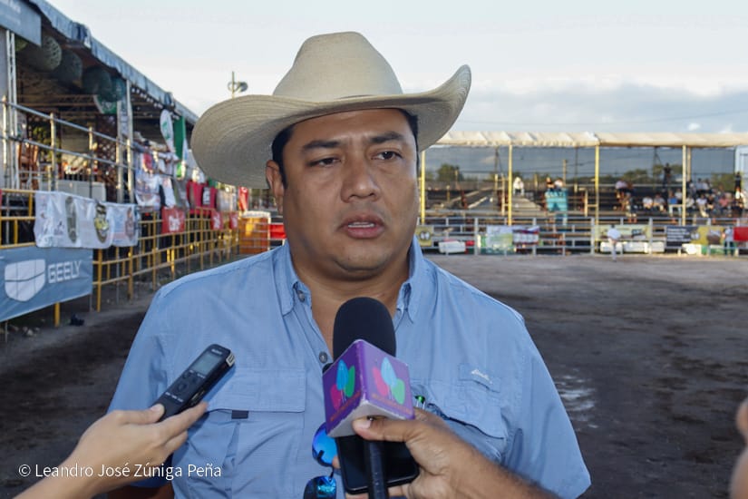 FERIA44