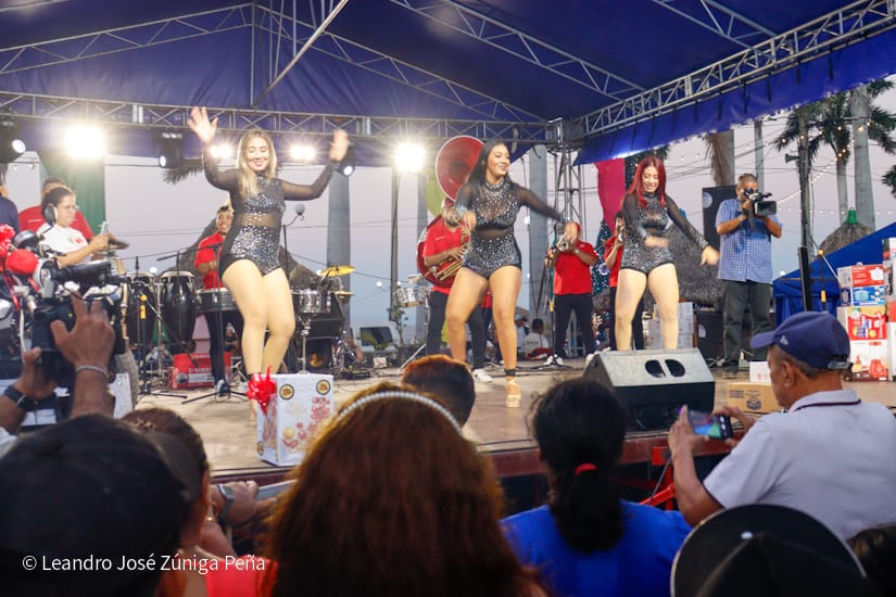 RADIO-YA13