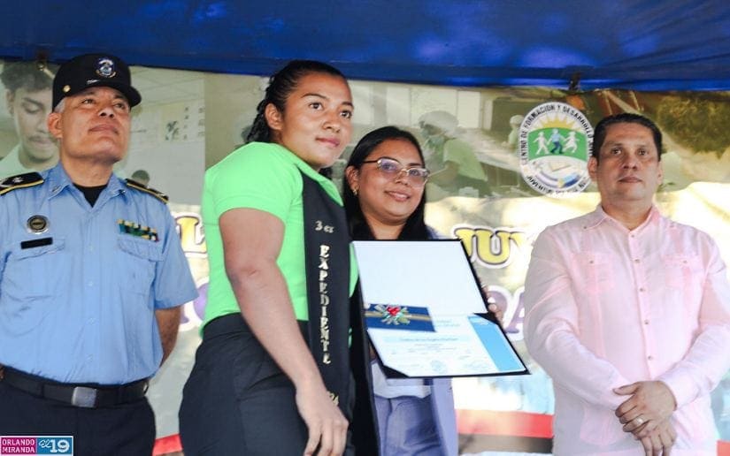 POLICIA-GRADUACION8