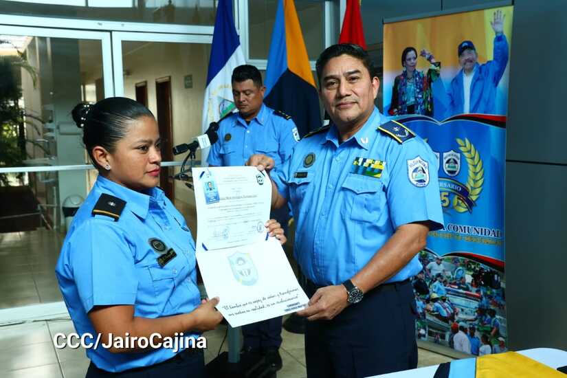 POLICIA18