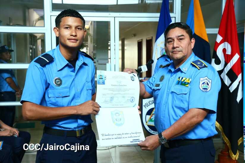 POLICIA26