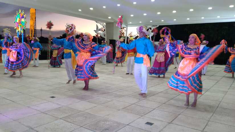 GALA-(4)