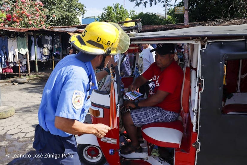 BOMBEROS12
