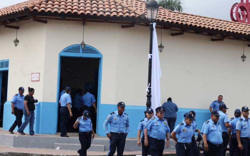 POLICIA