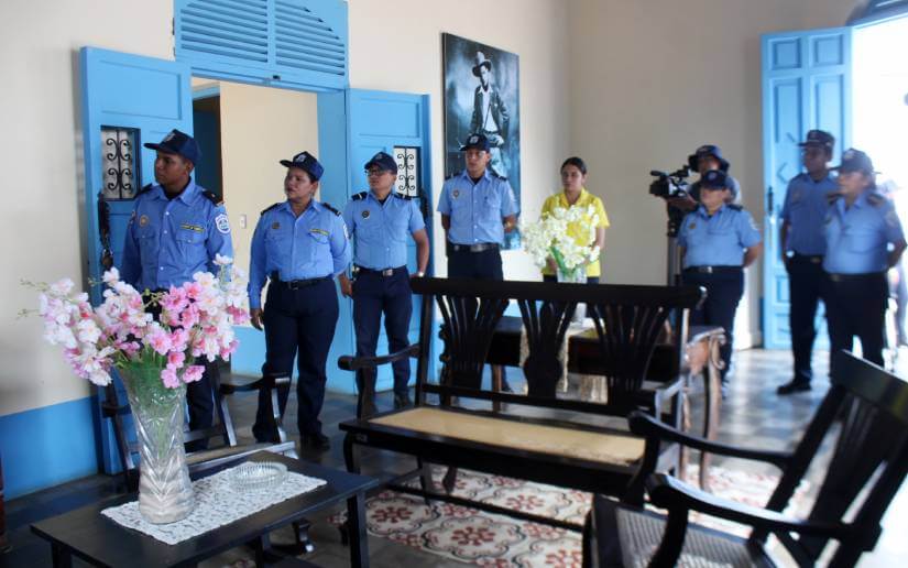 POLICIA