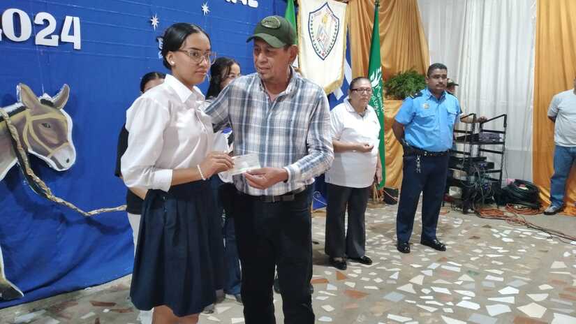 bachilleres--(8)