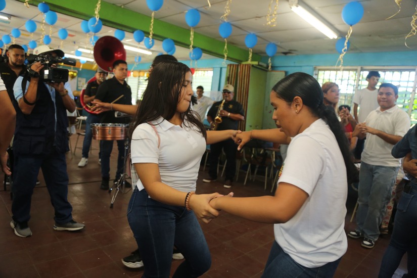 ESCUELA8