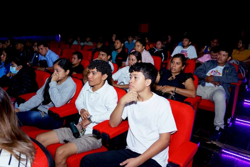 CINE4