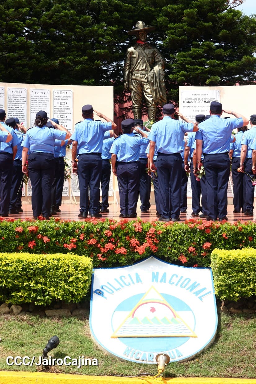 POLICIA25