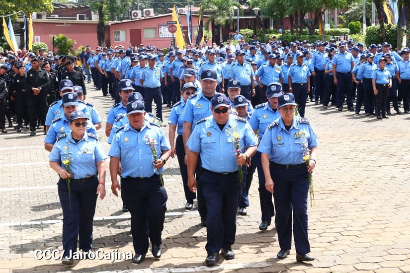 POLICIA28