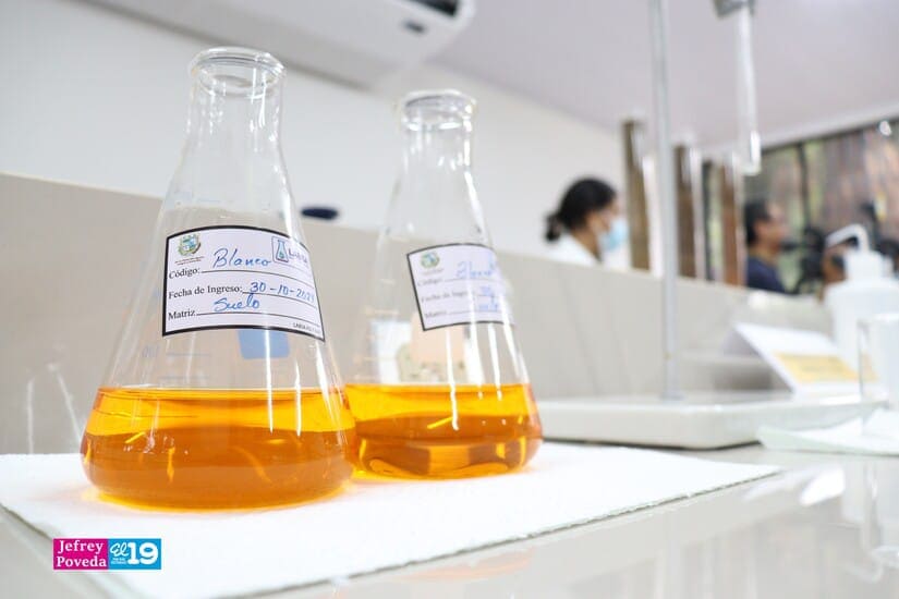 LABORATORIO14