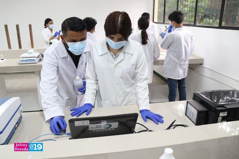 LABORATORIO21