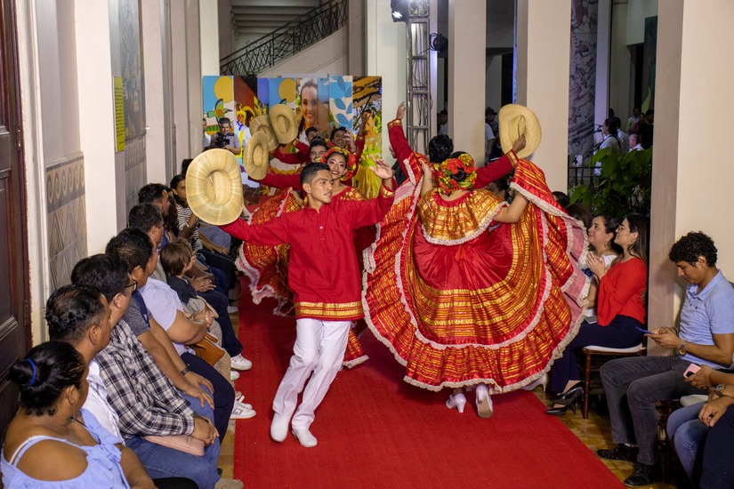 HUIPIL