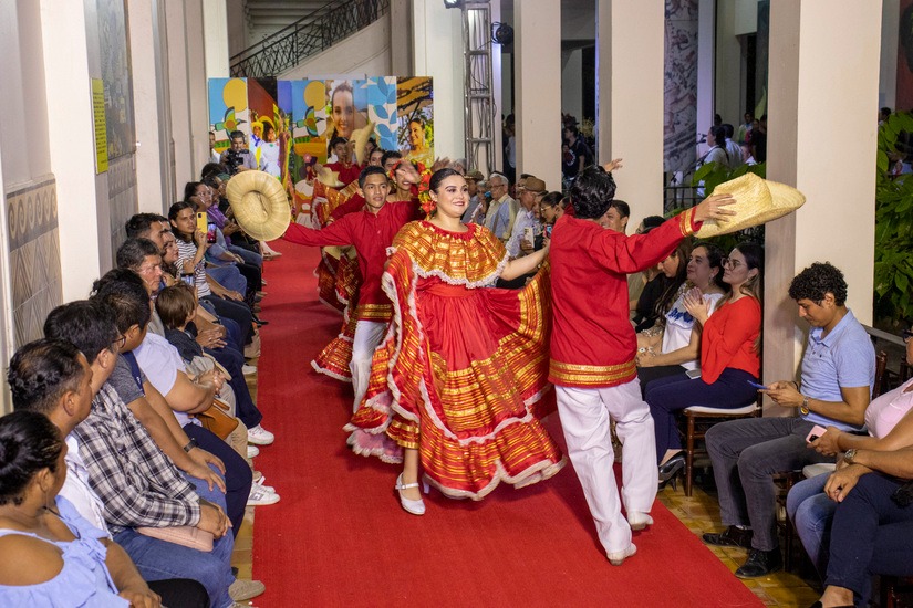 HUIPIL