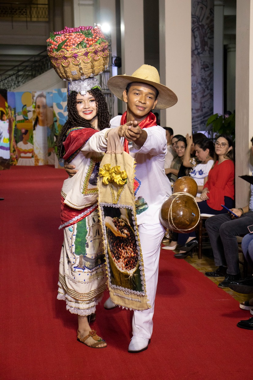 HUIPIL