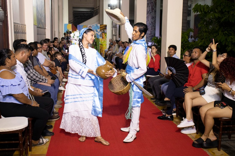 HUIPIL