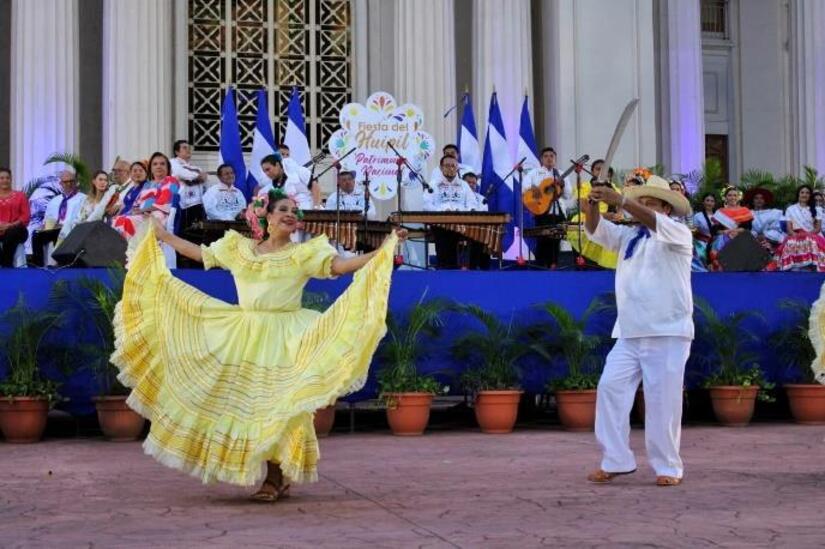 HUIPIL