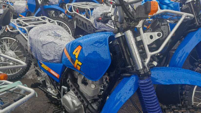 MOTOS