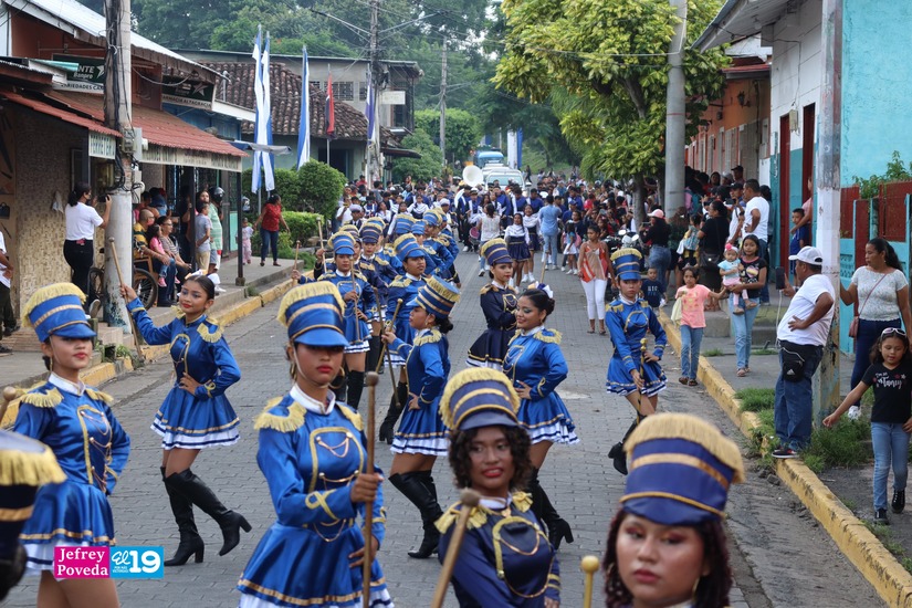DESFILE-OTRA1
