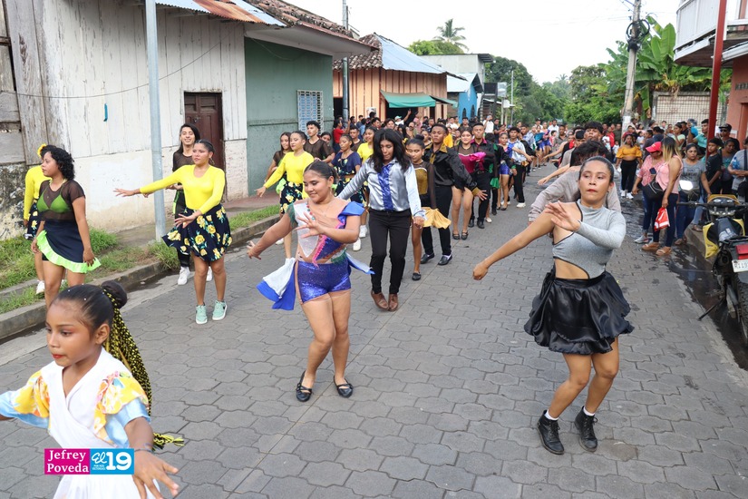 DESFILE-OTRA10